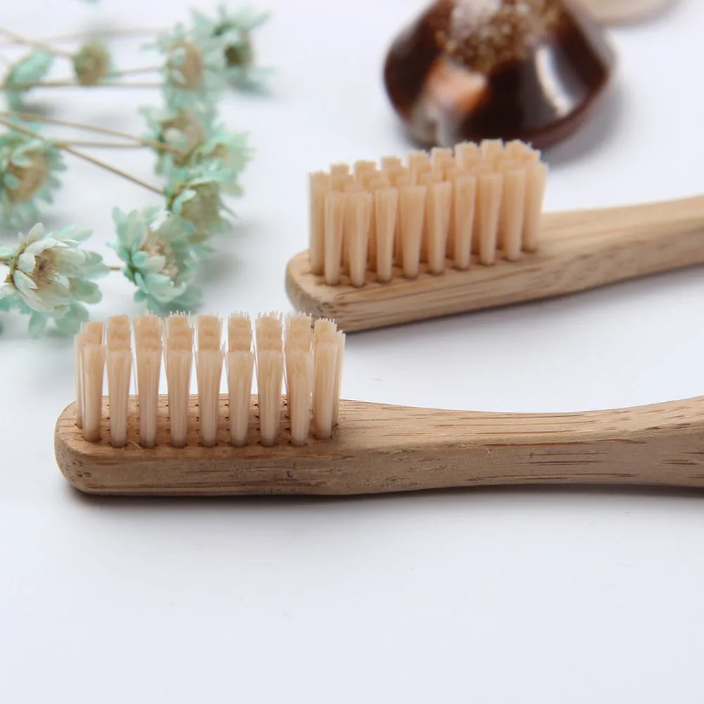 Bamboo charcoal toothbrush (1Pc)