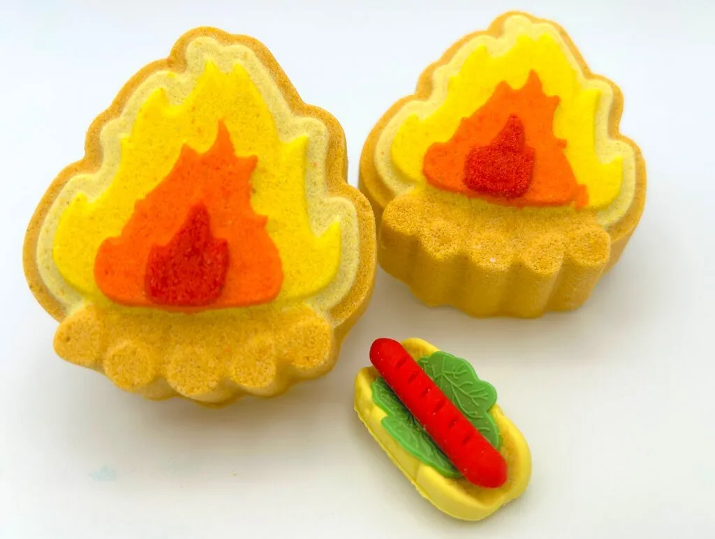 Campfire Bath Bomb with Hot Dog Eraser Toy