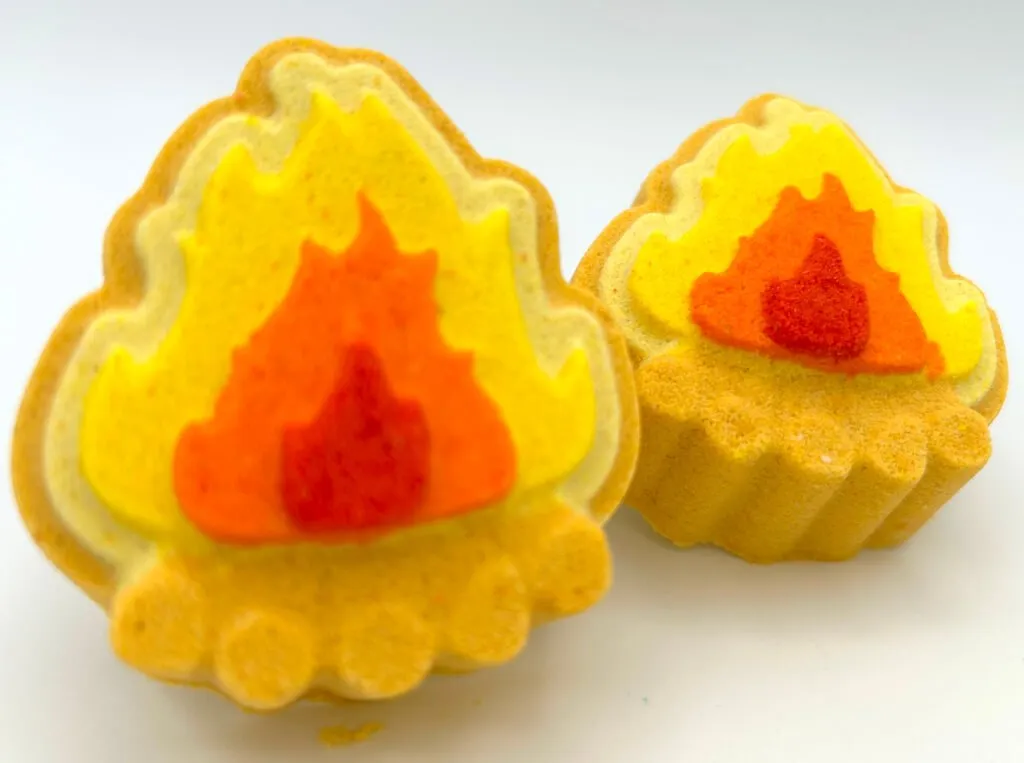 Campfire Bath Bomb with Hot Dog Eraser Toy