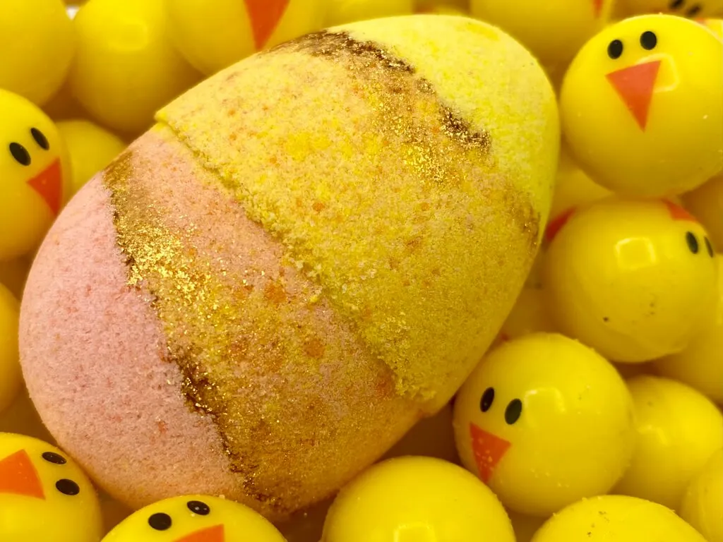 Chick Ball Egg Bath Bomb