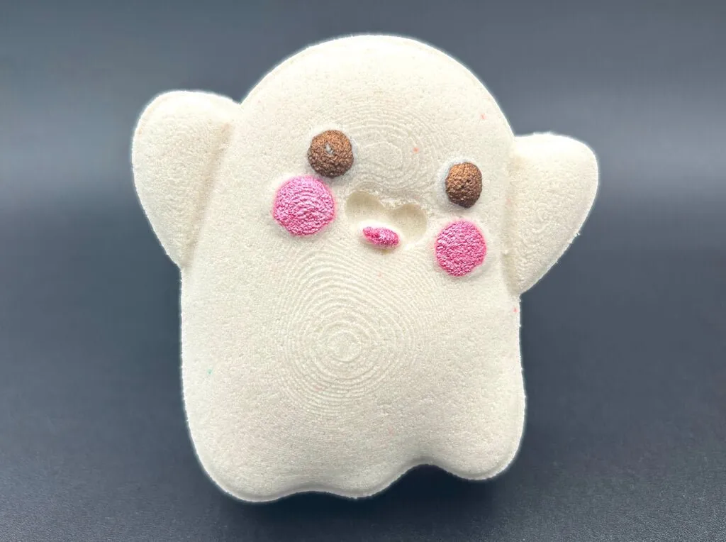 Chunky Ghost Kids Bath Bomb with Ghost Figure Inside