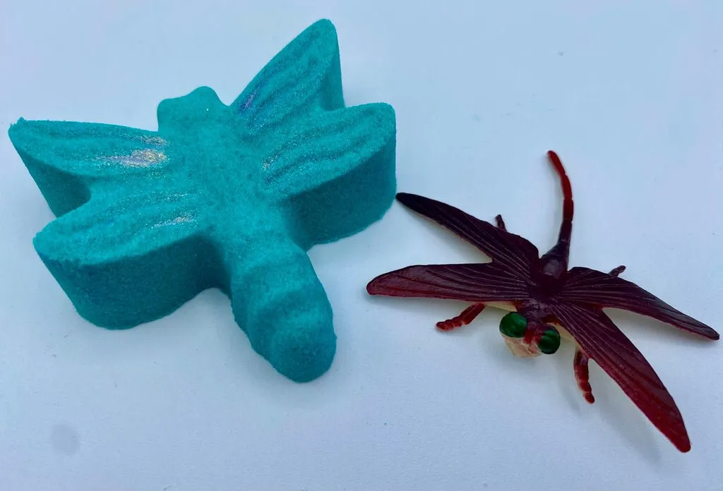 Dragonfly Bath Bomb with Toy Flying Insect Inside