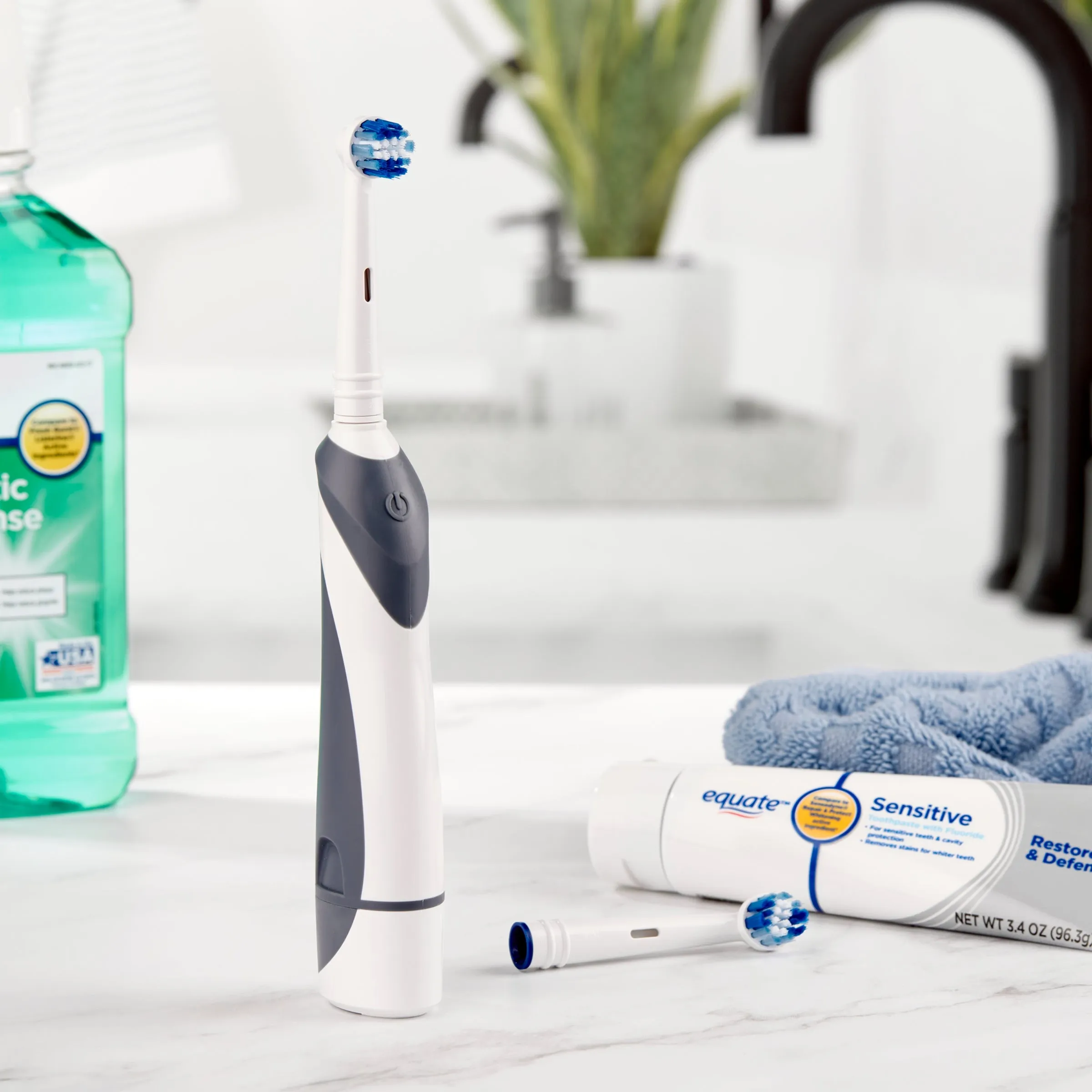 Equate EasyFlex TotalPower Toothbrush, Battery Powered, 1 Handle, 2 Replacement Brush Heads