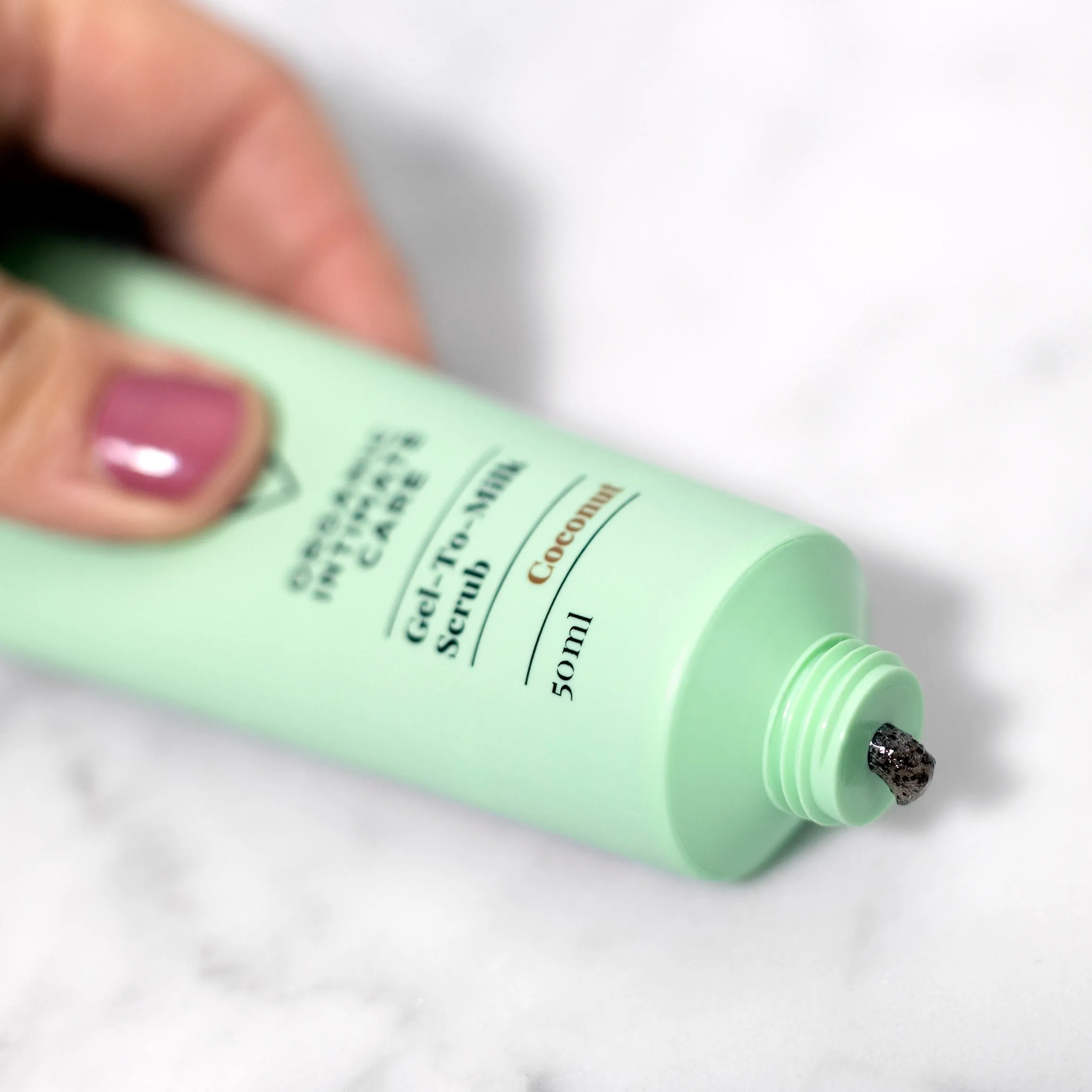 Gel-to-Milk Scrub