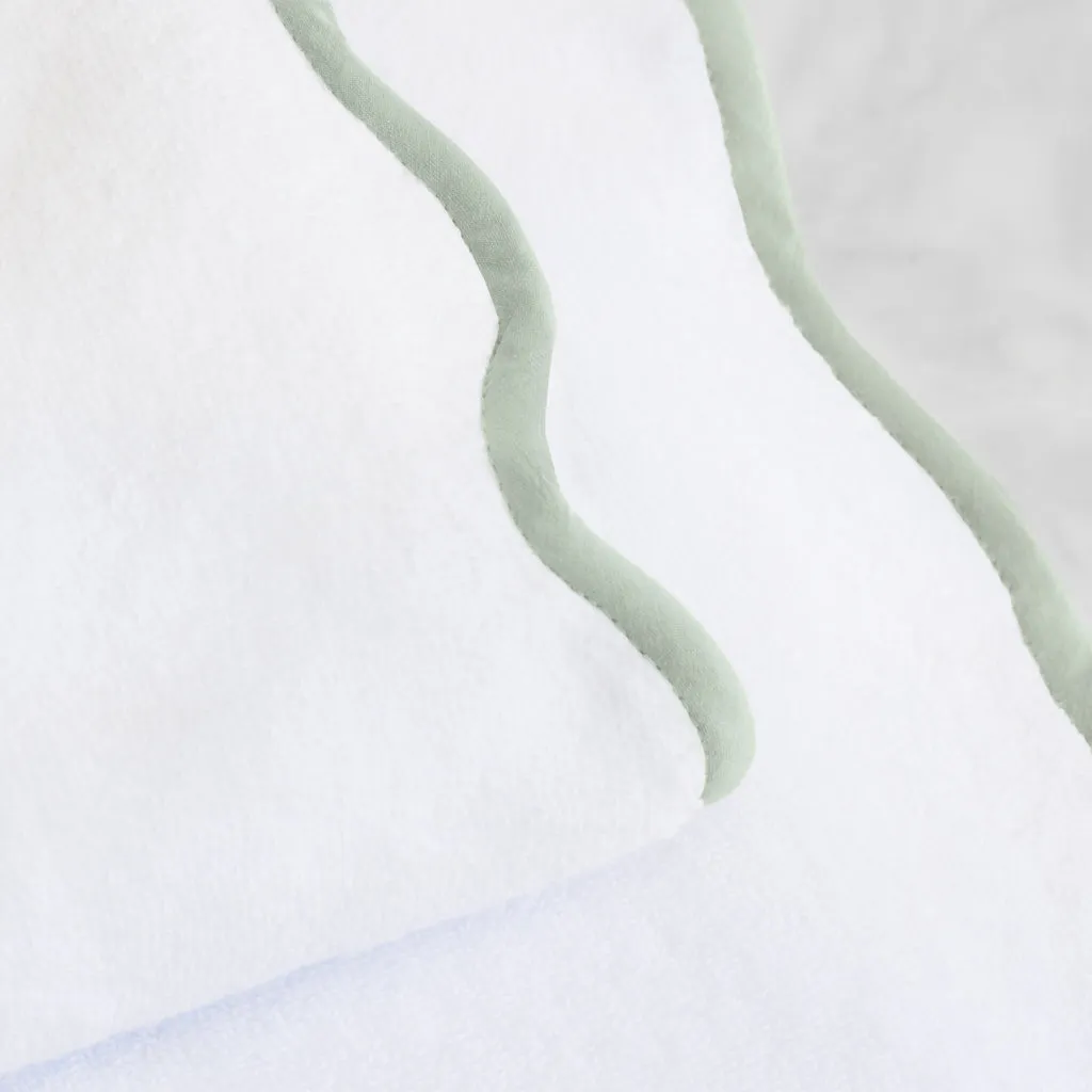 Green Scalloped Plush White Towel Resort Bundle (4 Wash   4 Hand   4 Bath Towels   2 Bath Sheets)