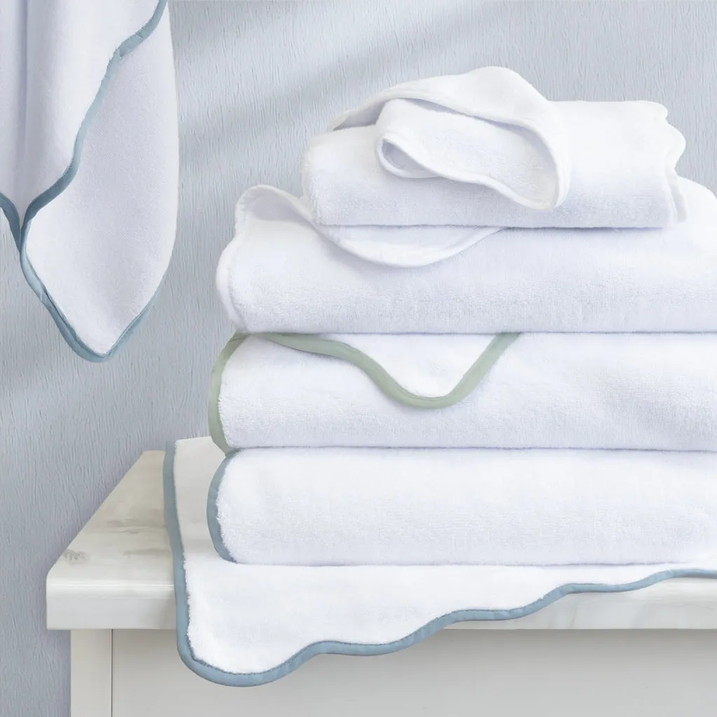 Green Scalloped Plush White Towel Resort Bundle (4 Wash   4 Hand   4 Bath Towels   2 Bath Sheets)