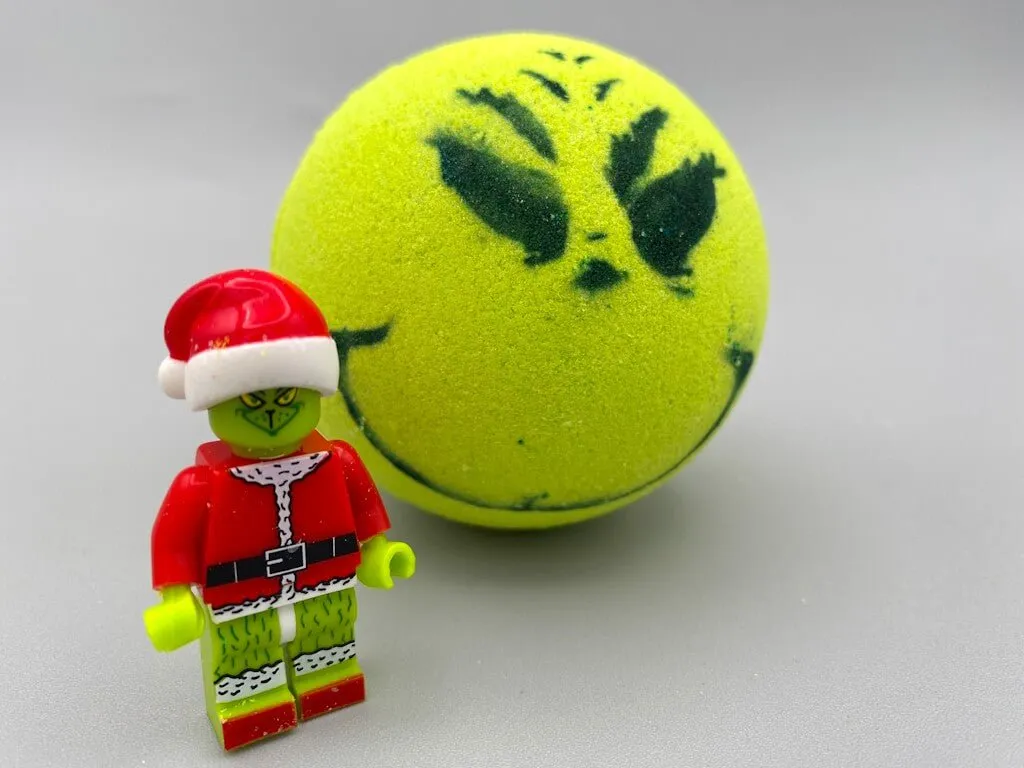 Grinch Kids Bath Bomb with Toy Grinch Mini Figure Inside