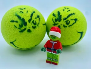 Grinch Kids Bath Bomb with Toy Grinch Mini Figure Inside