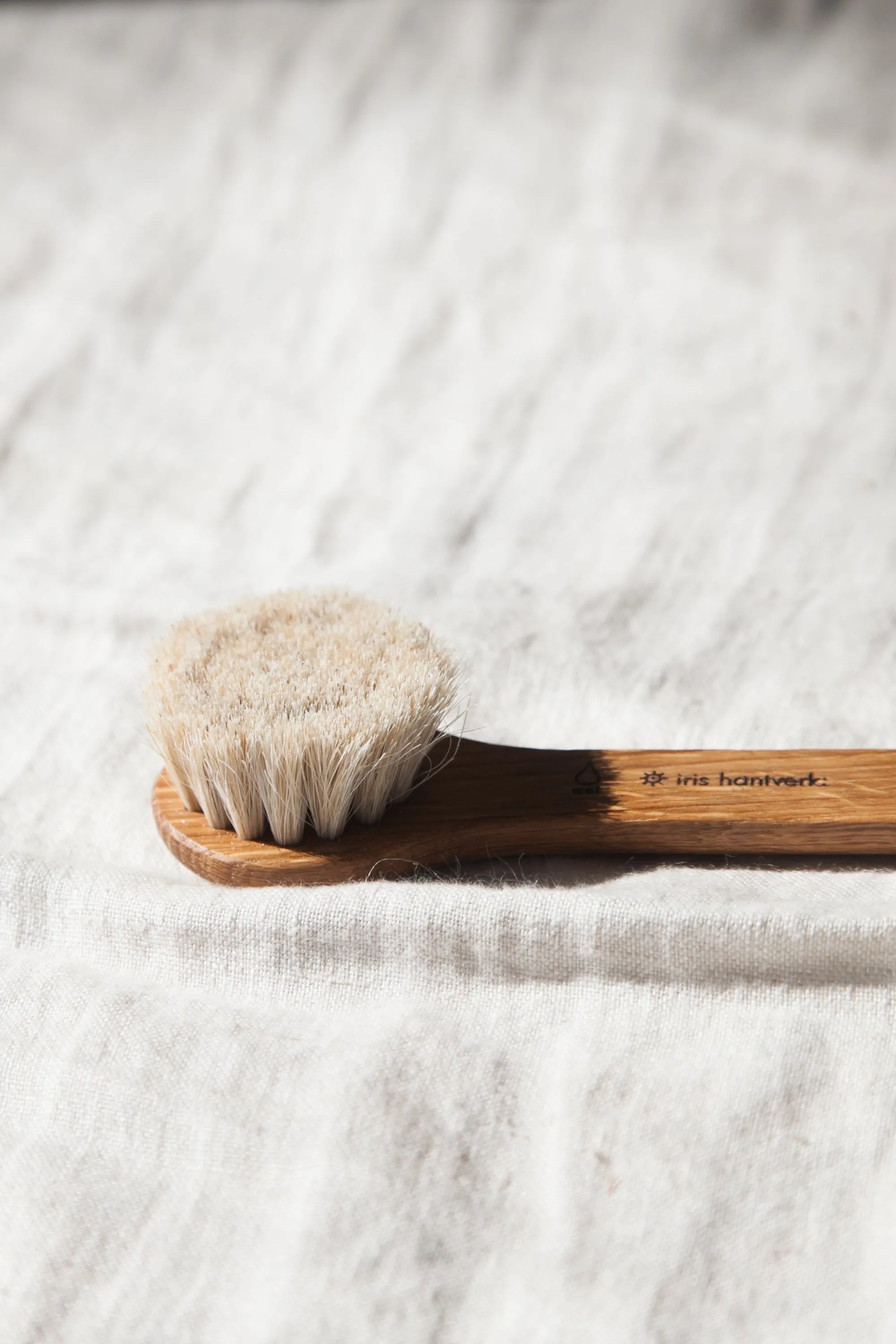 Oak Face Brush