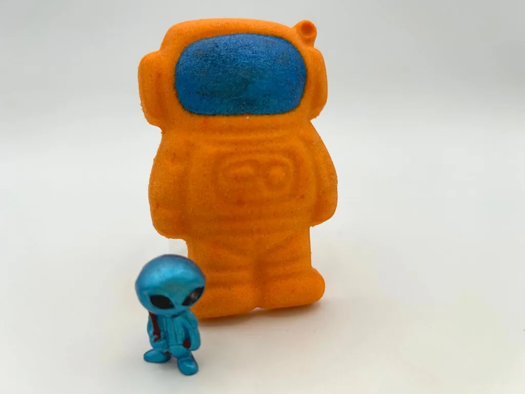 Outer Space Spaceman Kids Bath Bomb with Alien Toy Figure Inside