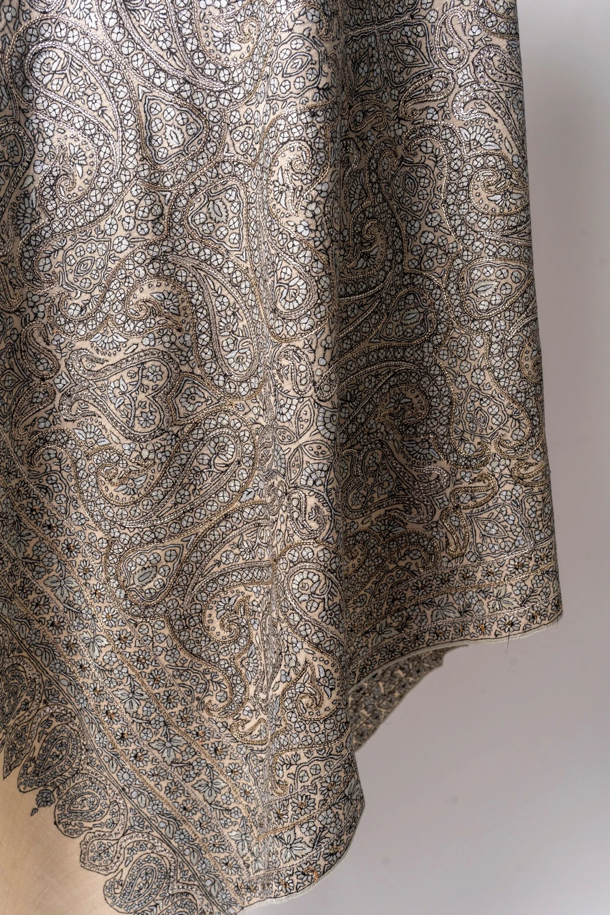 Paisley Panache Sozni Pashmina – Hand Embroidered Luxe Shawl