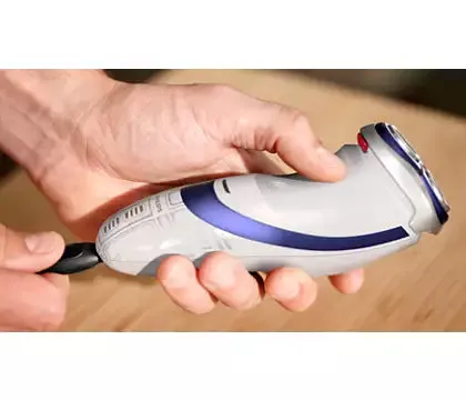 Philips Norelco Star Wars R2D2 Electric Shaver