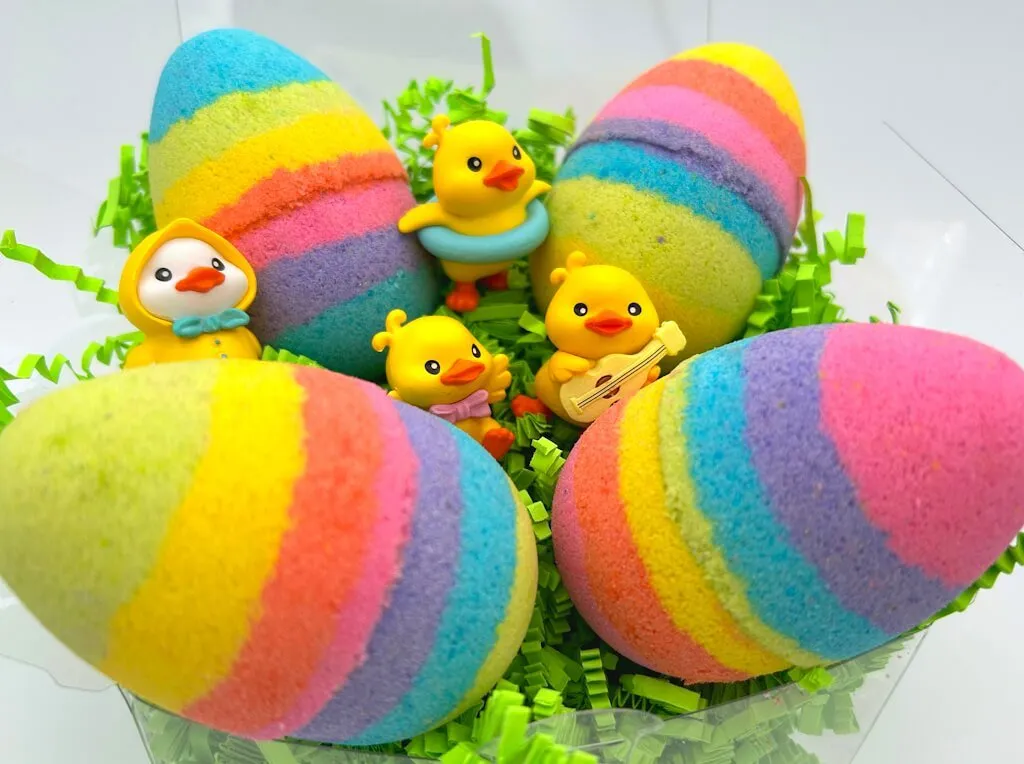 Rainbow Duck Egg Bath Bomb Gift Box with Toy Ducks Inside - 4 ct