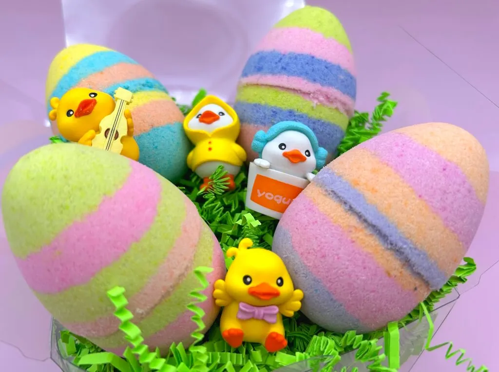 Rainbow Duck Egg Bath Bomb Gift Box with Toy Ducks Inside - 4 ct