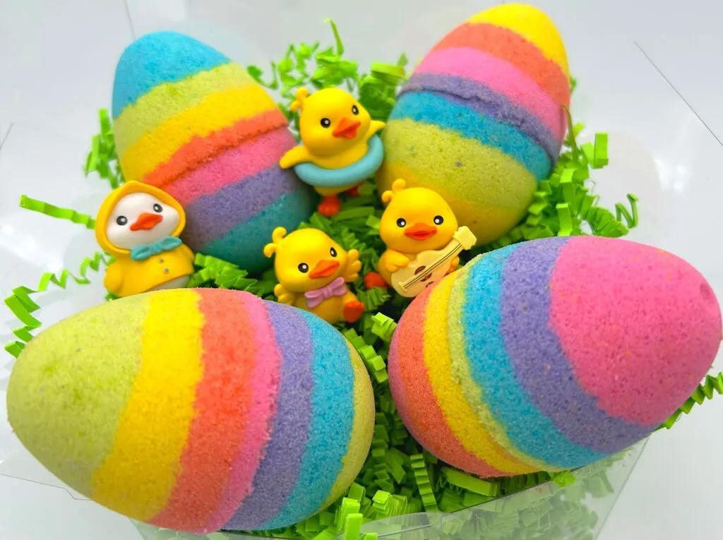 Rainbow Duck Egg Bath Bomb Gift Box with Toy Ducks Inside - 4 ct