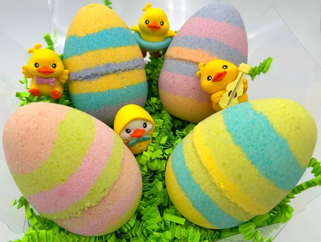 Rainbow Duck Egg Bath Bomb Gift Box with Toy Ducks Inside - 4 ct
