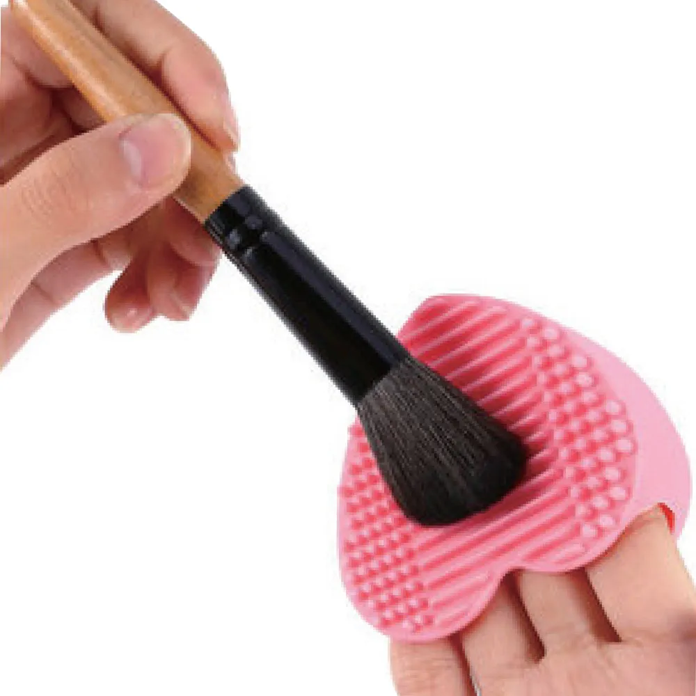 SILICONE MAKEUP BRUSH CLEANER HEART