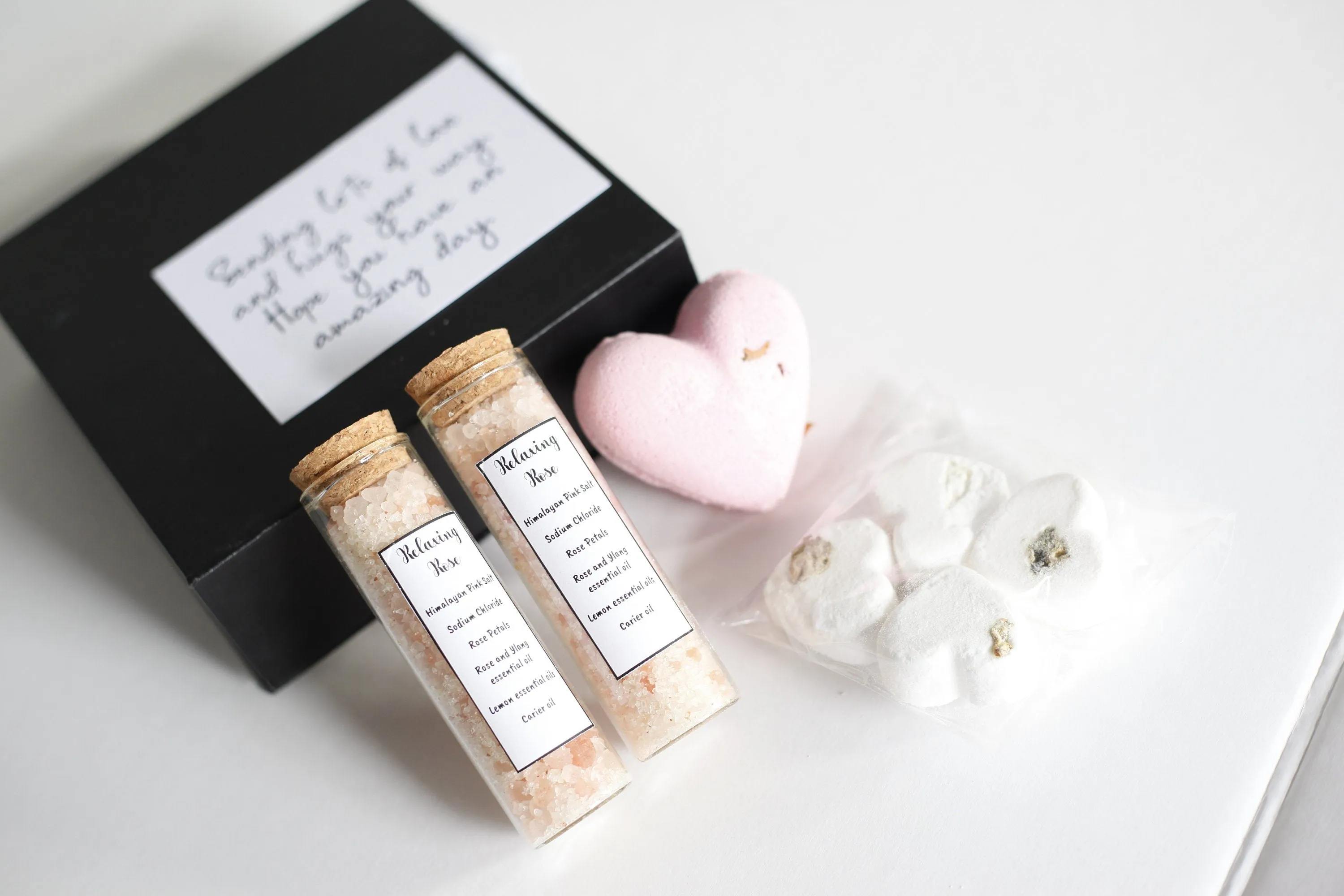Small spa gift box for Eid, Ramadan, Bath salt , bath bomb, gift box for women, gifts for her, Eid gifts , Ladies Gifts