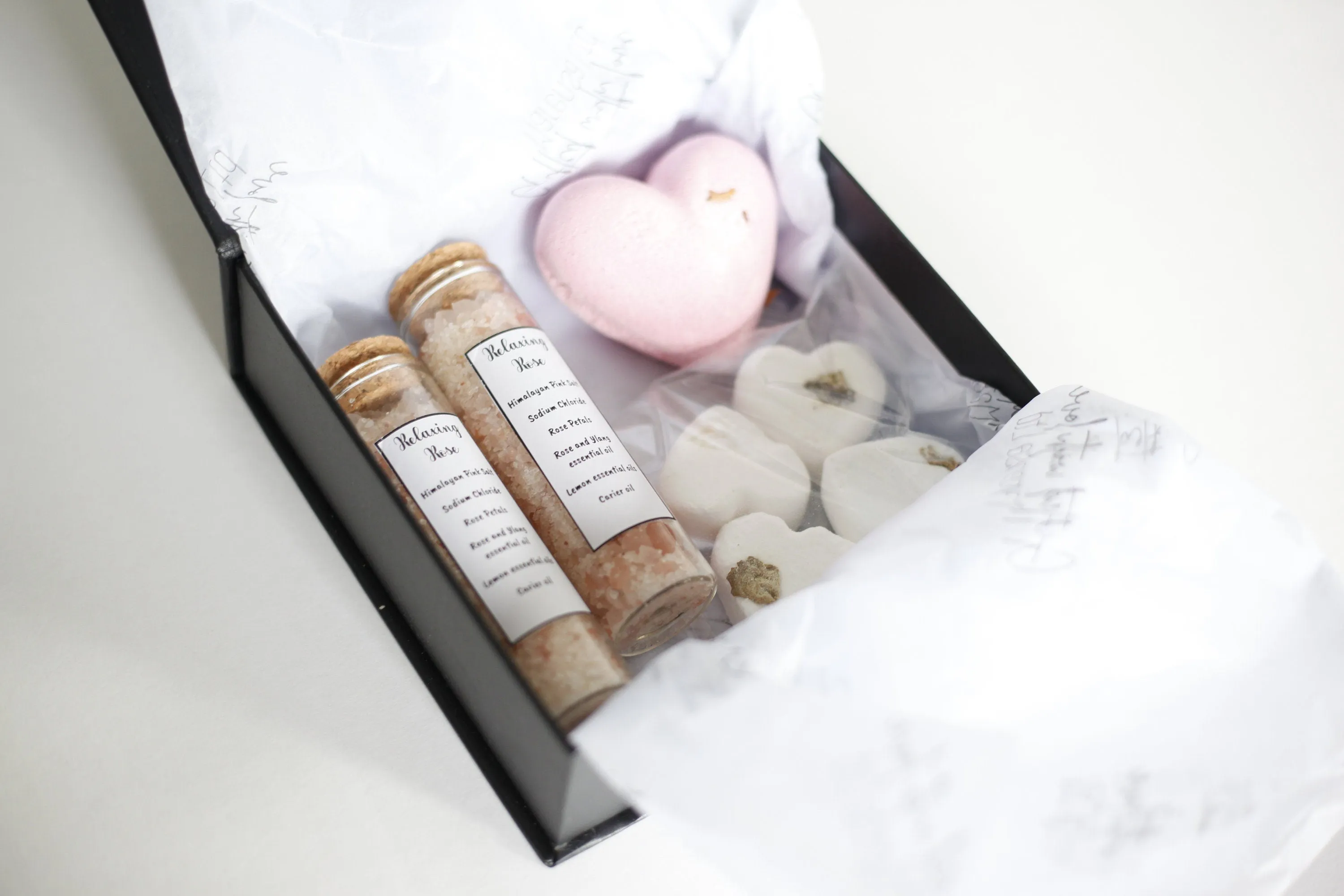 Small spa gift box for Eid, Ramadan, Bath salt , bath bomb, gift box for women, gifts for her, Eid gifts , Ladies Gifts