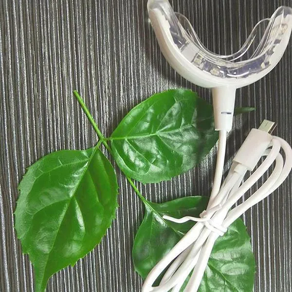 The Best Teeth Whitening Instrument That Plugs Directly to Your Smartphone or Computer via the USB Port