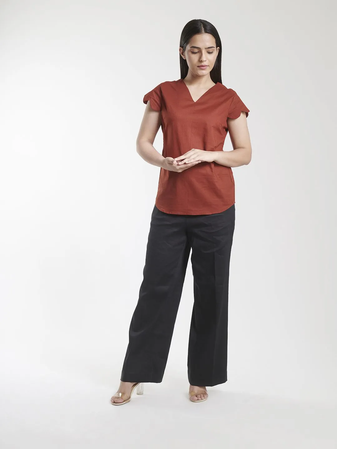 Women's V Neck Scalloped Detailed Cotton Top - Brick Red 